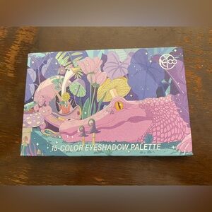 15-Color Eyeshadow Palette with Purple and Pink Design - New!